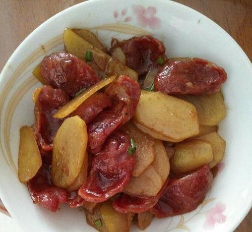 肉丸香肠爆料怎么做视频,轻松学会家常美味  第3张